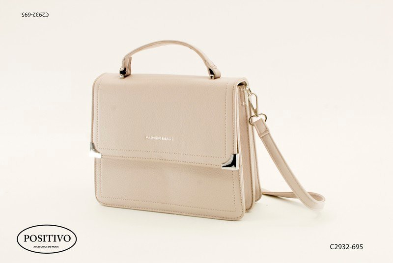 Cartera rígida con tapa y correa C2932