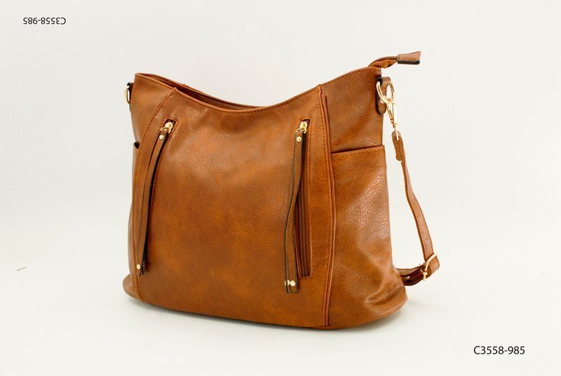 Cartera color marrón camel, de diseño práctico y elegante C3558