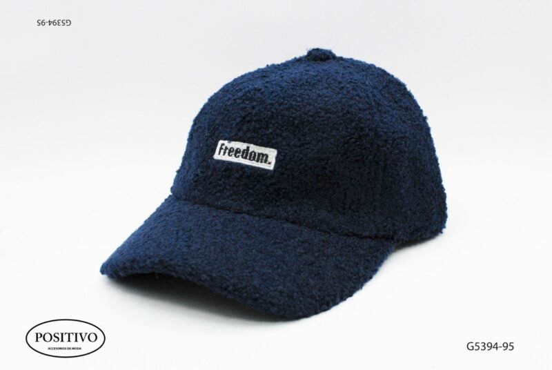 Gorro plush con visera G5394