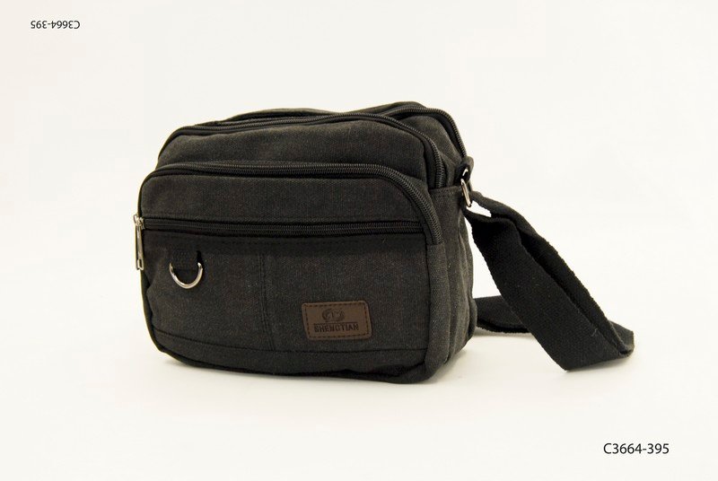 Morral con bolsillo con tapa y correa C3664