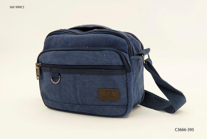 Morral con bolsillo con tapa y correa C3666