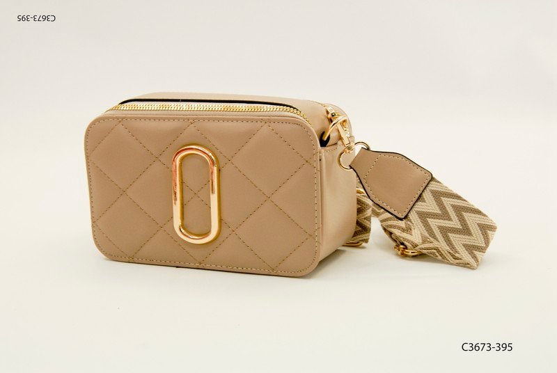 Cartera Morral con aplique dorado C3673
