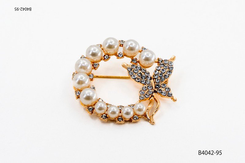 Prendedor con perlas B4042