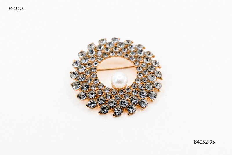 Prendedor con perlas y strass B4052