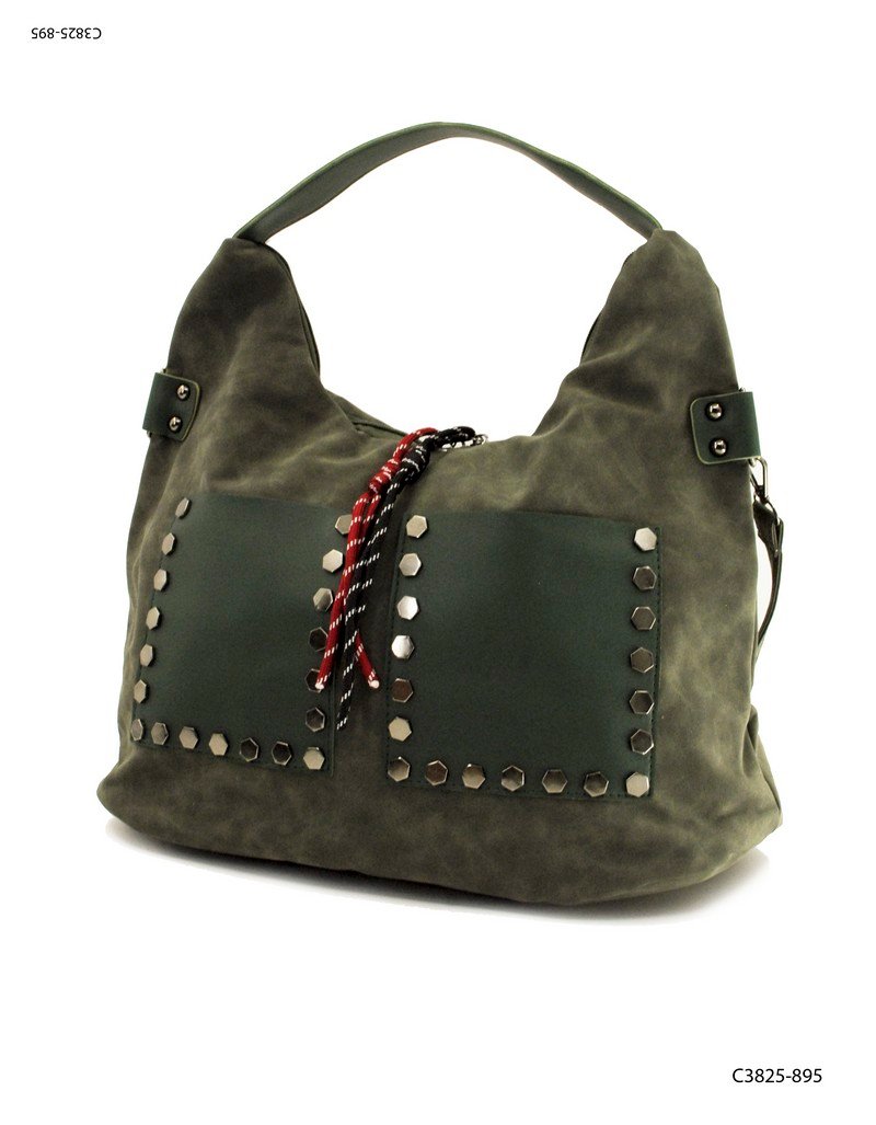 Cartera bolsillos con tachas asa y correa C3825