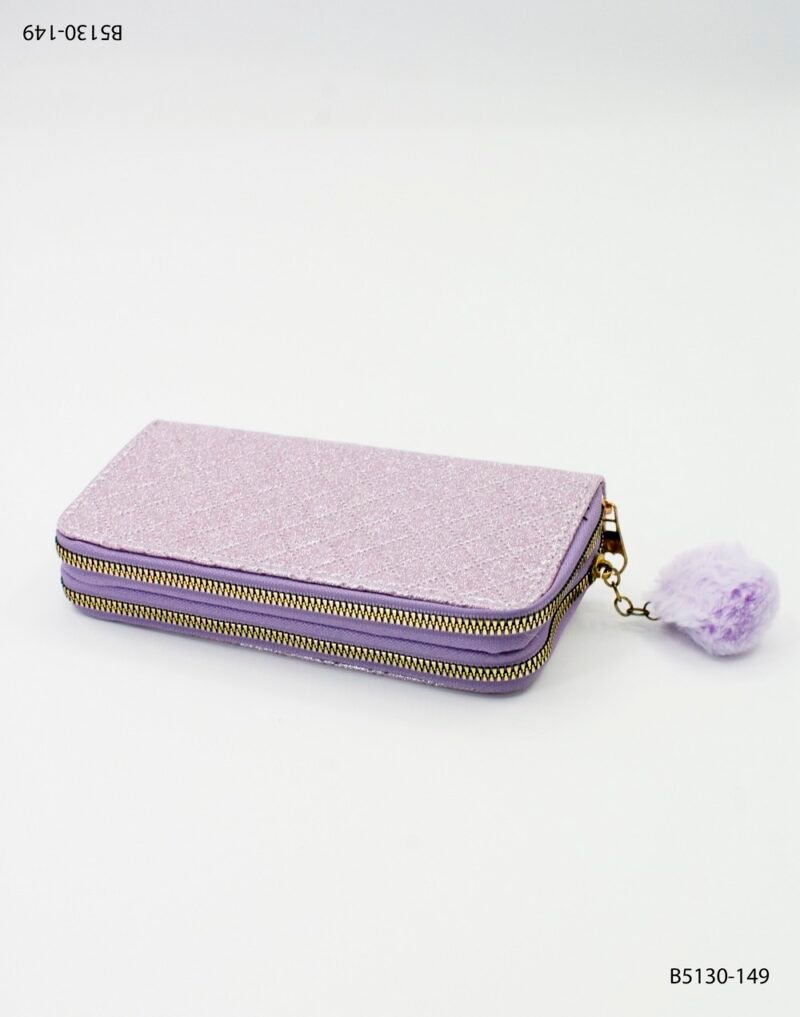 Billetera acolchada con pompon rojo y doble cierre B5130