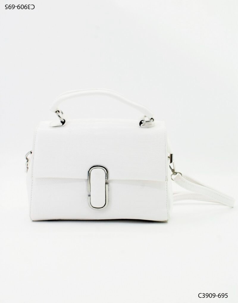 Cartera en cuero sintético texturado C3909