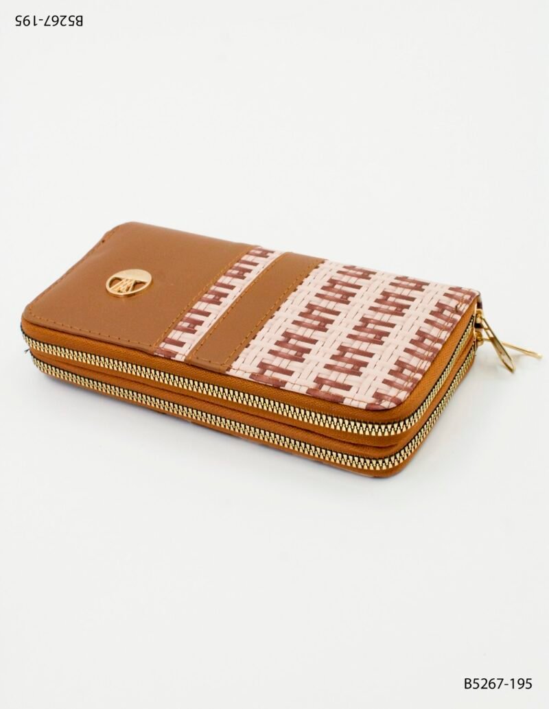 Billetera larga de doble compartimento con un diseño moderno y texturizado B5267