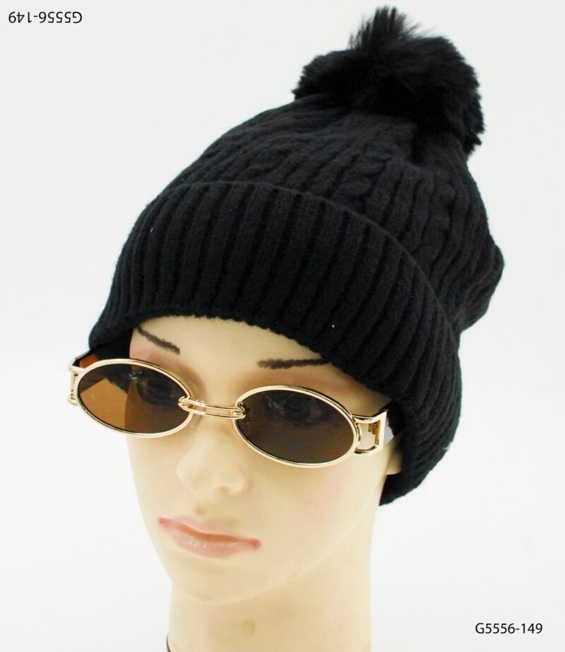 Gorro tejido con textura acanalada y detalle de pompón G5556