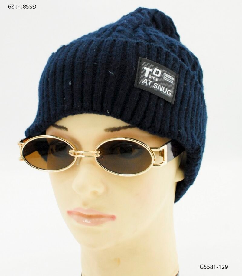 Gorro tejido con diseño acanalado con detalle de parche G5581