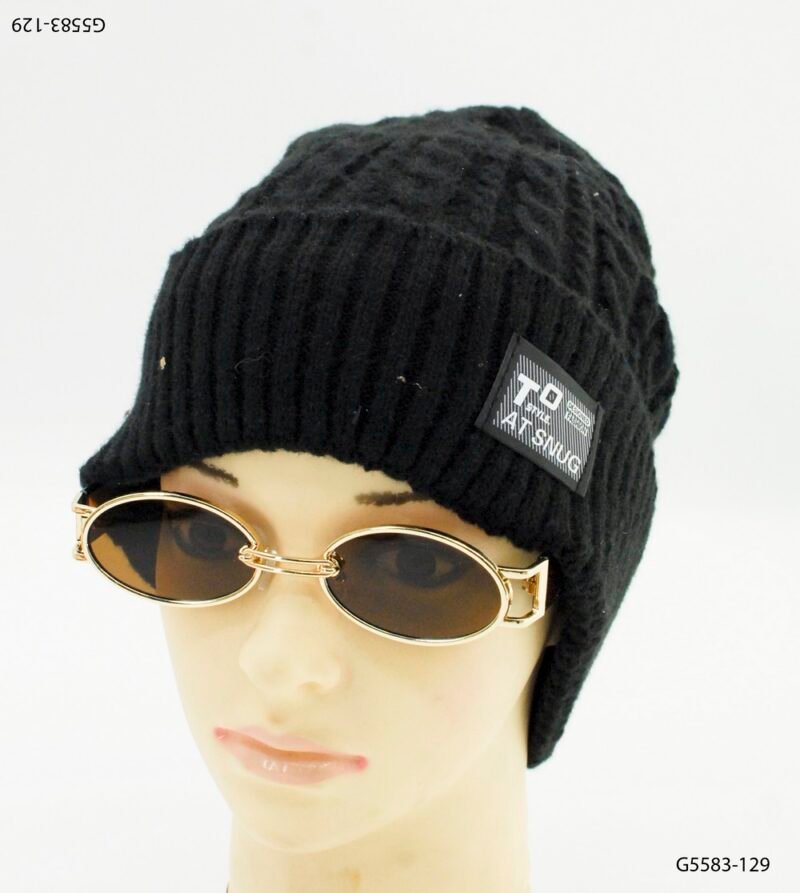 Gorro tejido con diseño acanalado con detalle de parche G5583