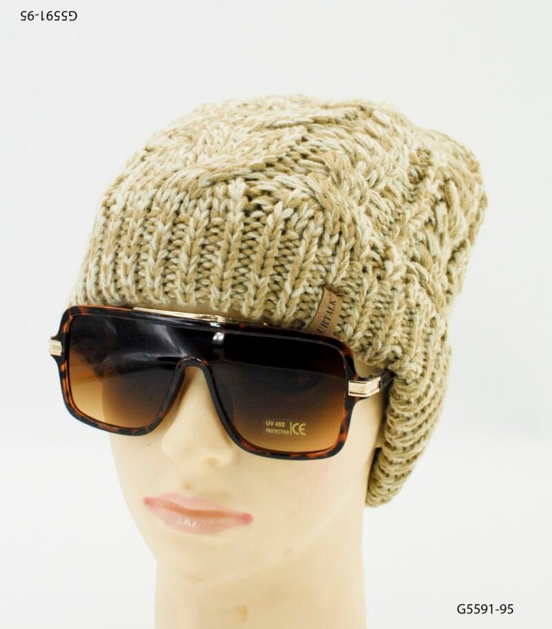 Gorro tejido con diseño acanalado y trenzado G5591