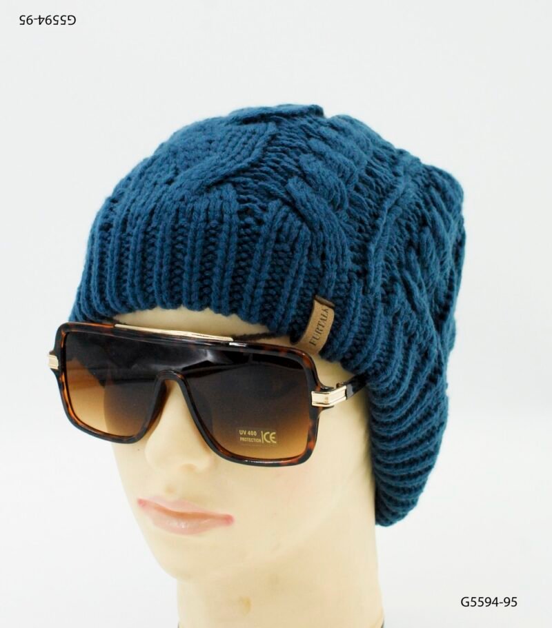 Gorro tejido con diseño acanalado y trenzado G5594