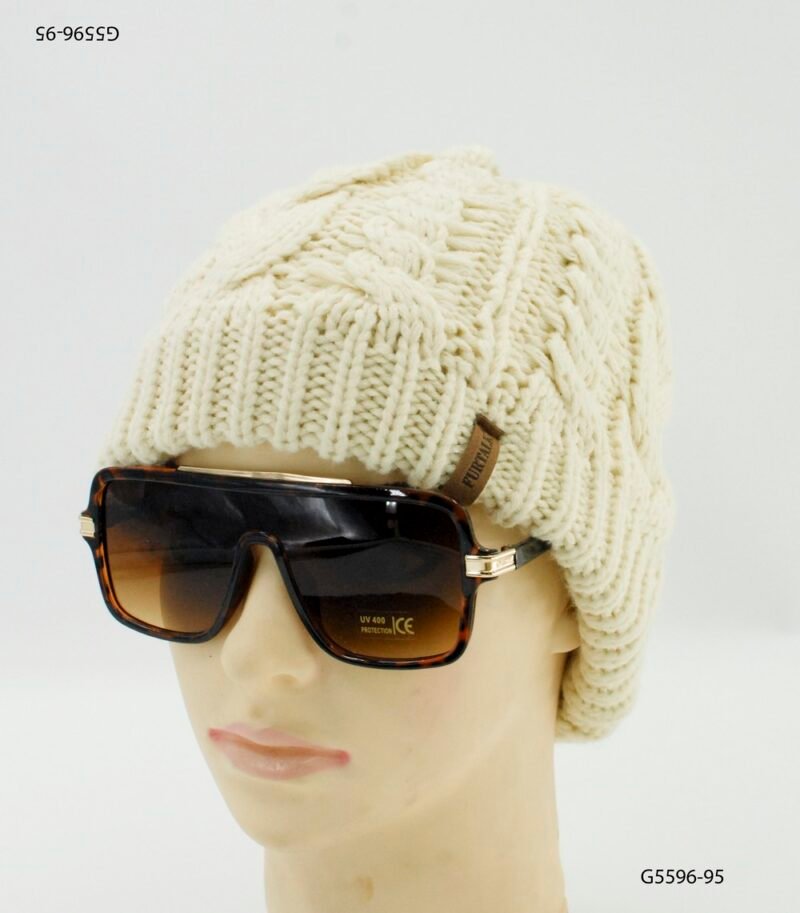 Gorro tejido con diseño acanalado y trenzado G5596