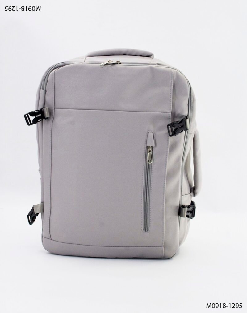 Mochila con diseño amplio y funcional M0918
