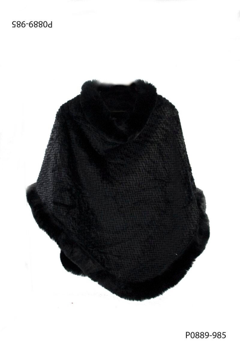 Poncho negro con cuello y bordes en piel sintética P0889