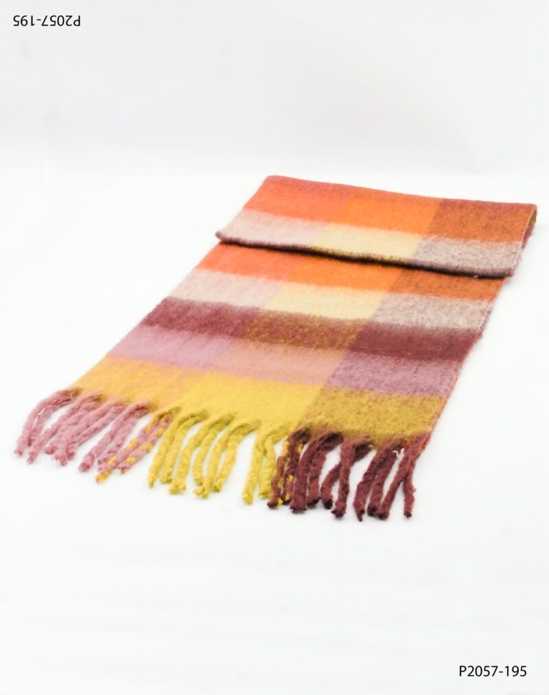 Pashmina de textura suave y acogedora, con diseño de cuadros P2057