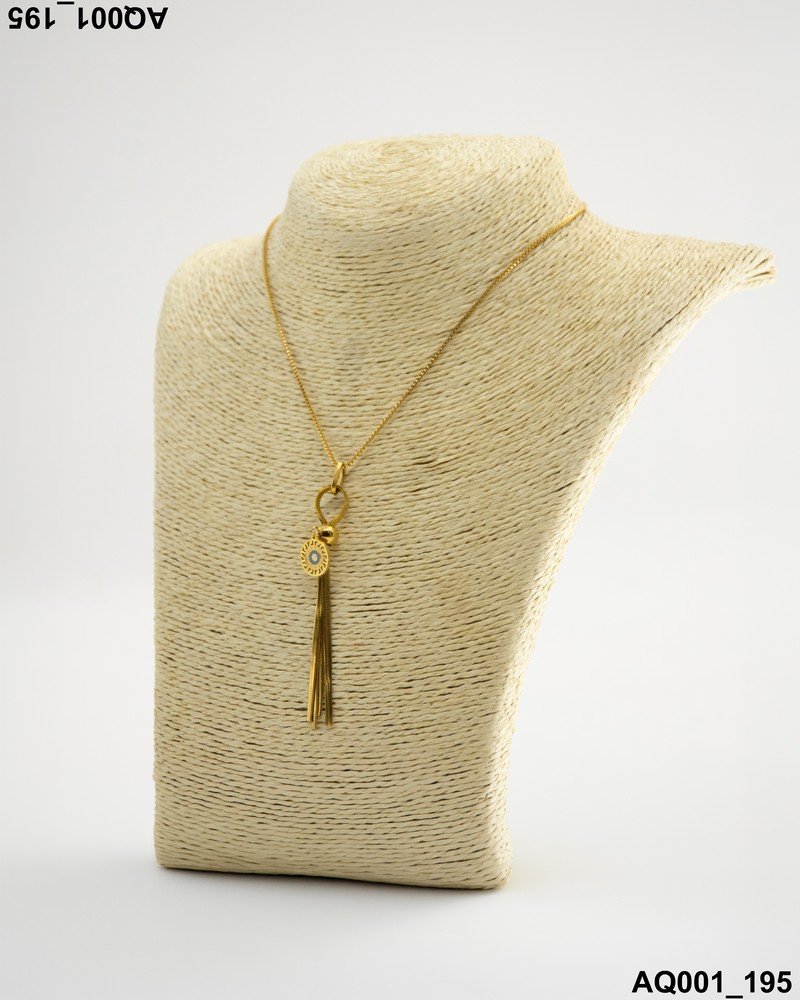 Collar dorado con dije circular y flecos finos AQ001