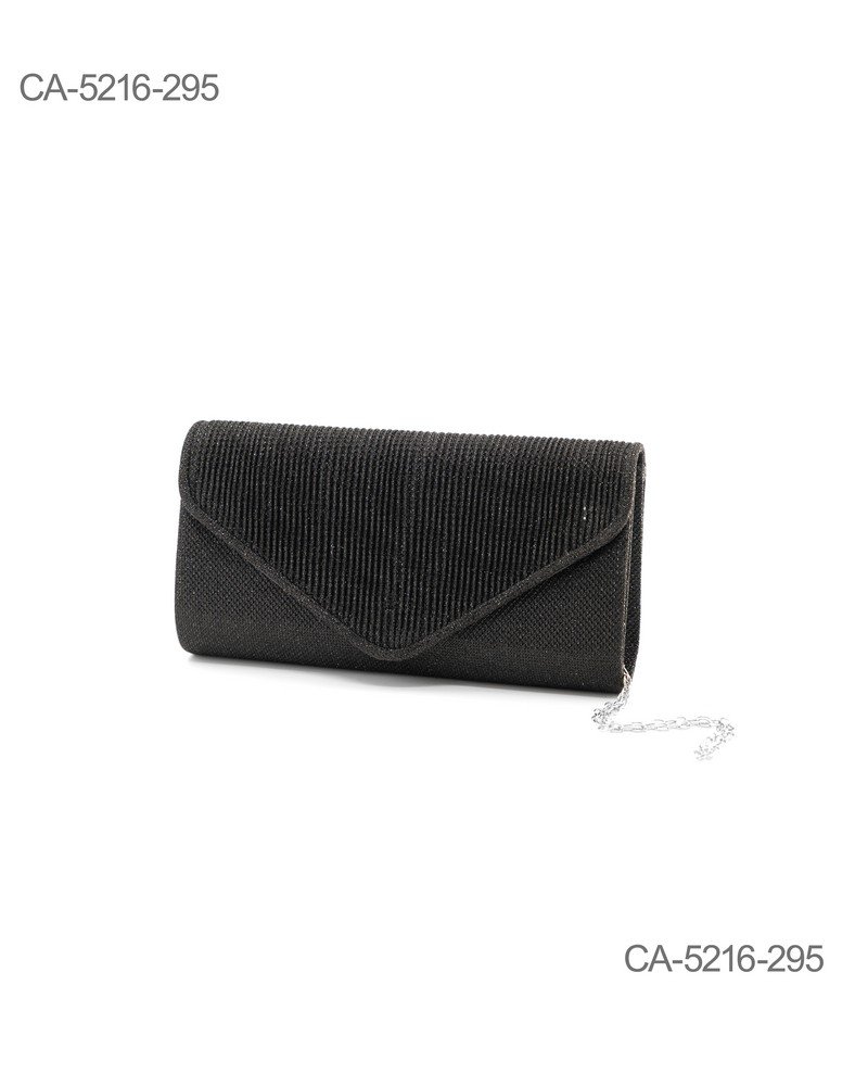 Cartera negra con superficie texturizada y diseño acanalado CA5216