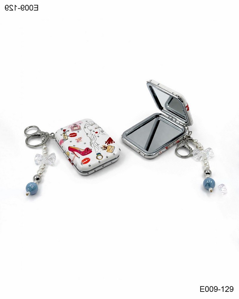 Espejo compacto con diseño fashion y llavero con charms E009