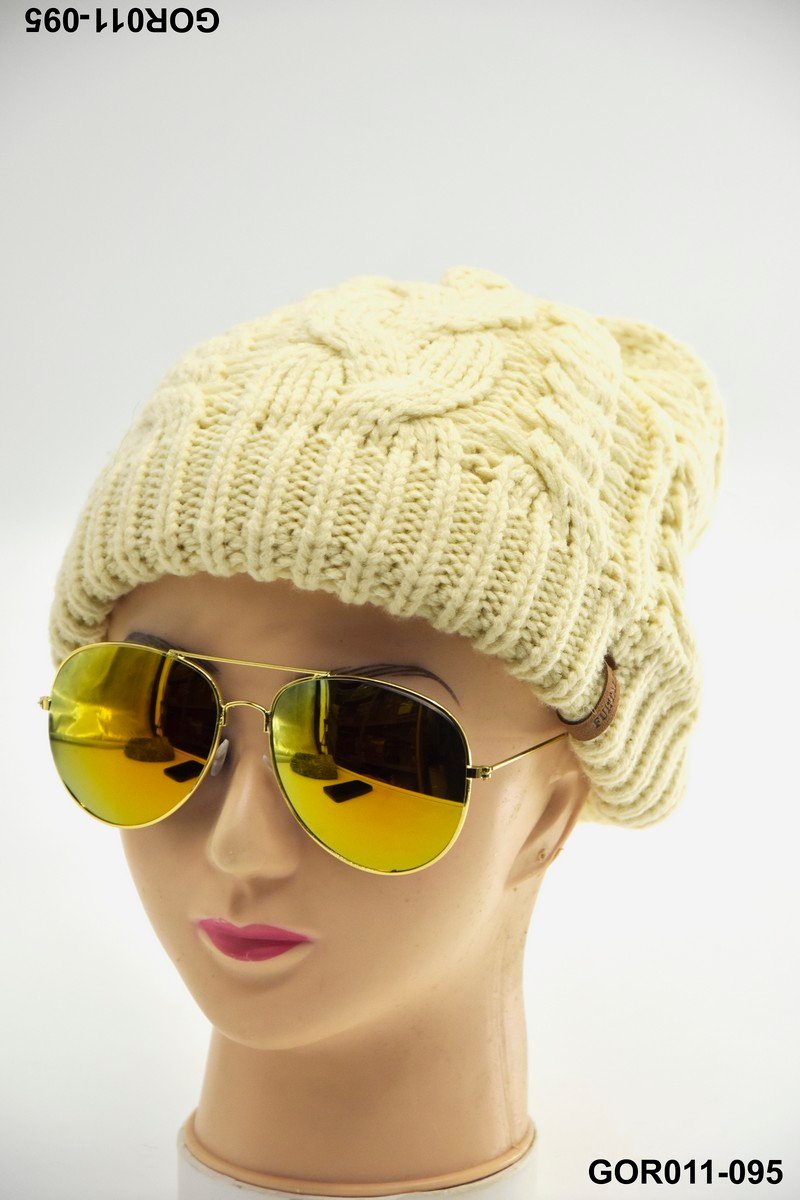 Gorro tejido crema con diseño trenzado GOR011