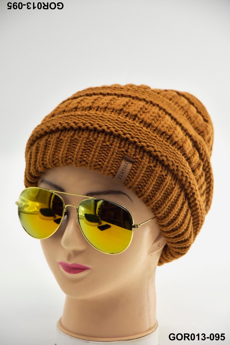 Gorro tipo beanie de punto marrón GOR013