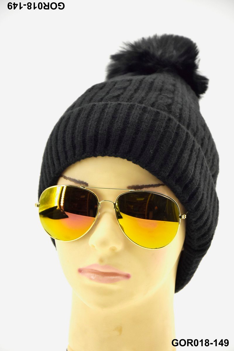 Gorro de punto beige con doble pompón GOR018