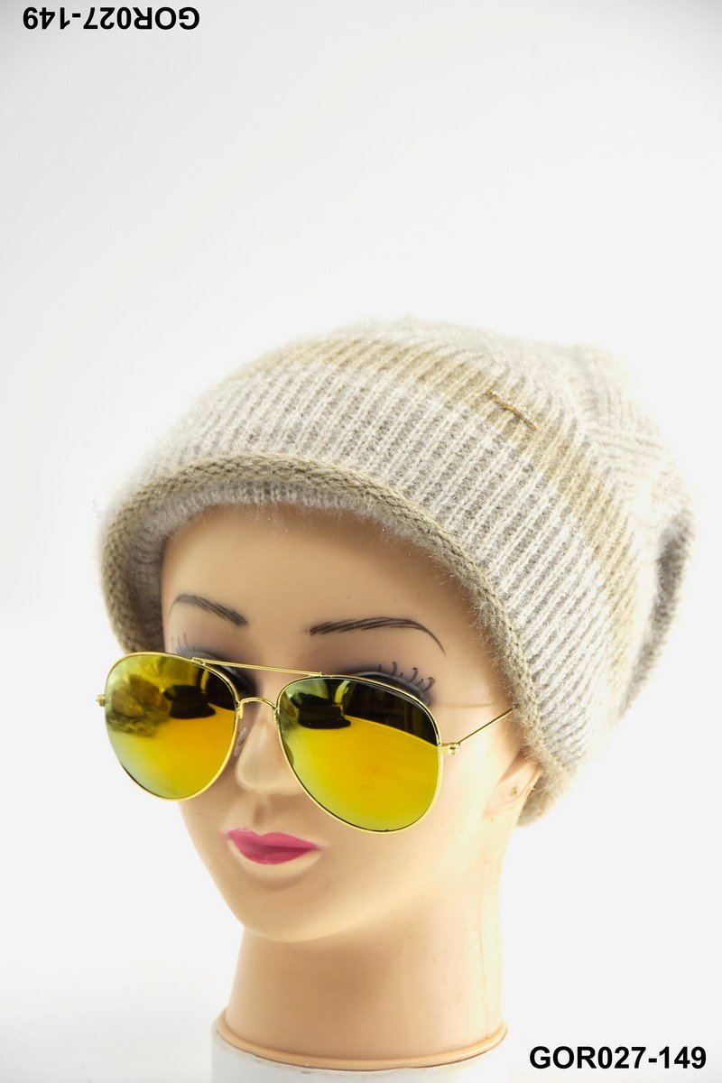 Gorro tejido unisex con diseño moderno y versátil GOR027