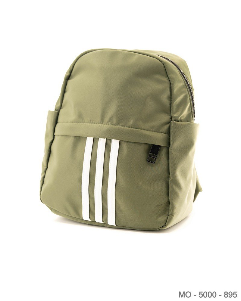 Mochila Urbana en Tono Verde Oliva con Detalle de Rayas en Contraste MO5000