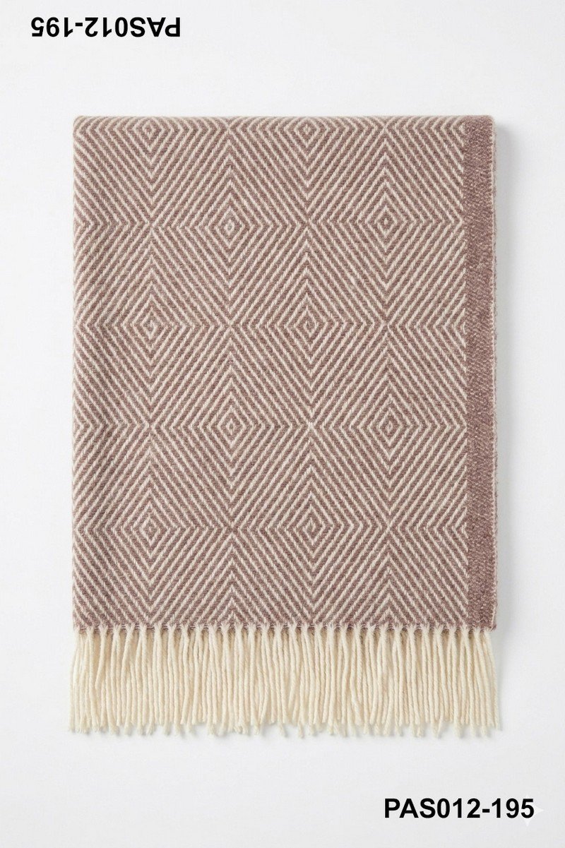 Pashmina con diseño geométrico en tonos marrón claro y beige con flecos PAS012