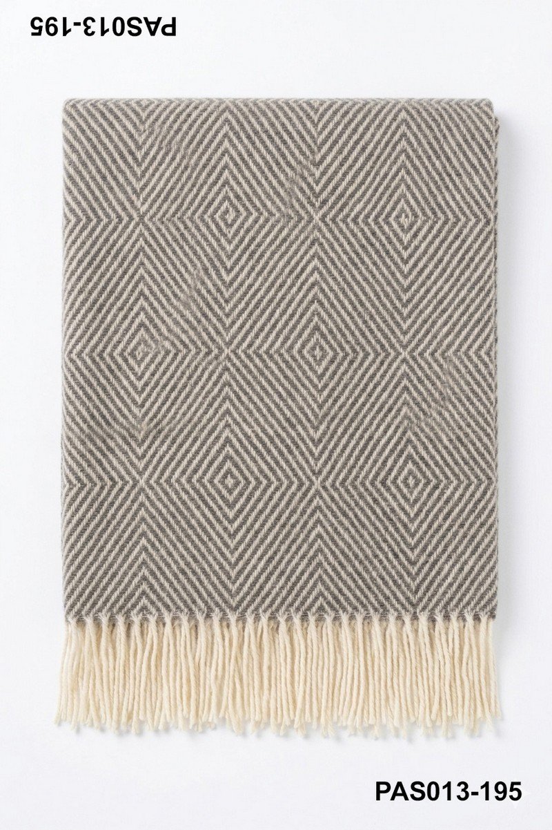 Pashmina estampado geométrico diamantes con flecos PAS013
