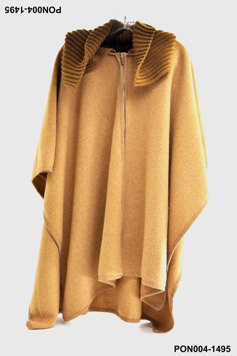 Poncho de lana con cuello de punto y cierre de cremallera PON004