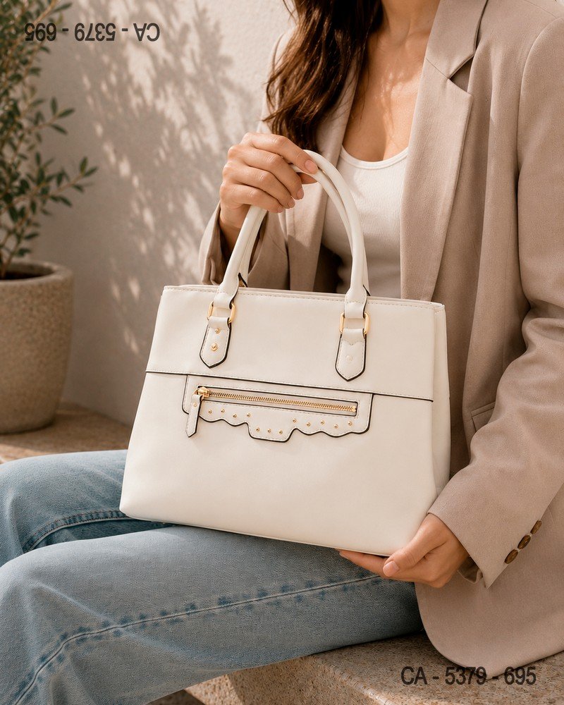 Cartera Blanca con Bolsillo Festoneado y Asas CA5379