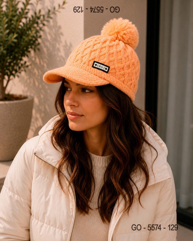Gorra de Punto Naranja Texturizada con Pompón y Visera GO5574