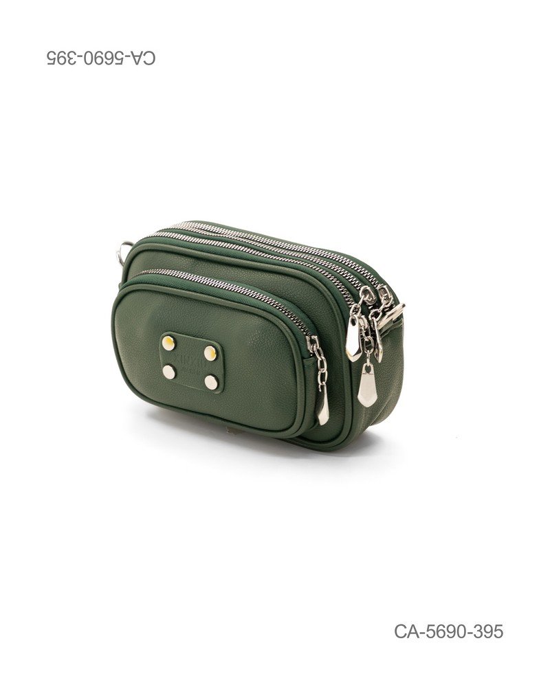 Bandolera Compacta de Triple Compartimento "Multi-Task" – Ecocuero Verde Militar, Apliques Metálicos y Organización Inteligente CA5690