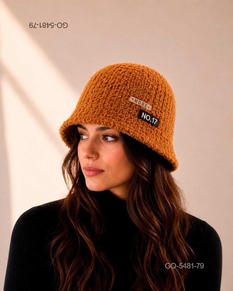 Sombrero tipo bucket en tono ocre con textura afelpada GO5471