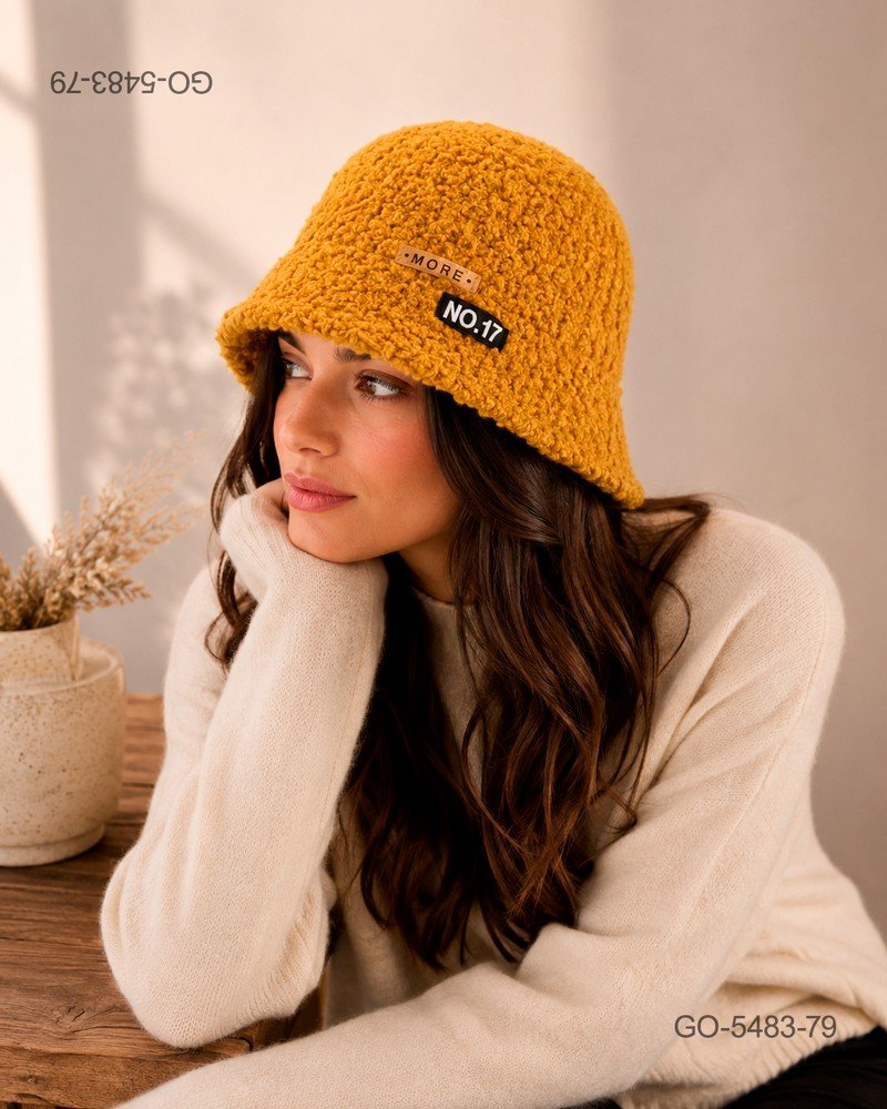 Sombrero tipo bucket en tono amarillo con textura afelpada GO5483