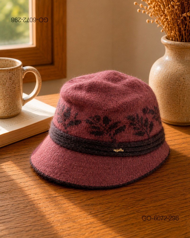 Gorra Tipo Pescador en Lana Tejida con Diseño – Color Vinotinto GO6072