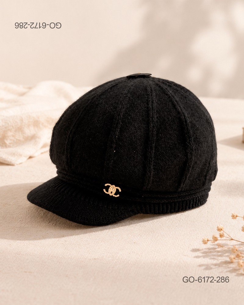 Gorra Estilo Parisino (Gavroche) en Lana Tejida con Detalle Dorado – Color Negro GO6172