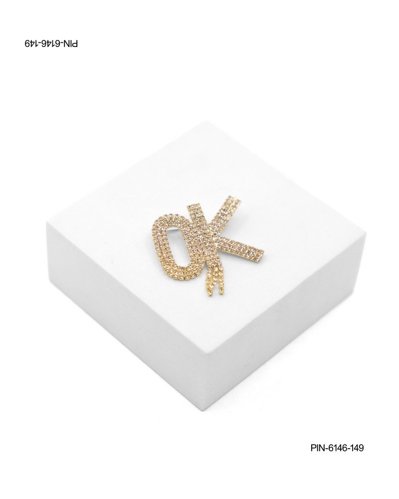 Pin Decorativo "OK" - Accesorio con Acabado Brillante PIN6146