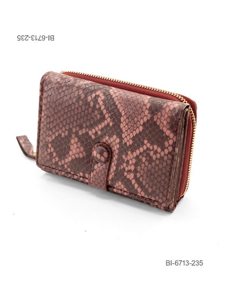 Billetera compacta de cuerina con diseño símil serpiente y cierre (color bordó) BI6713