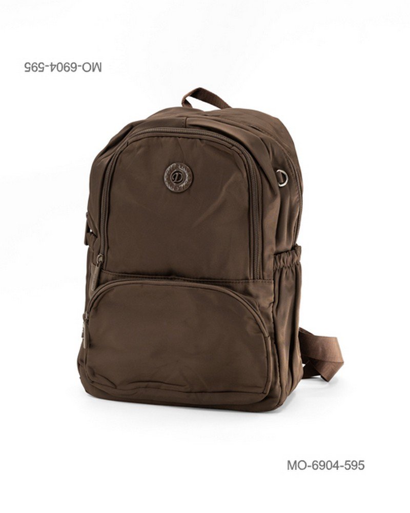 Mochila de tela suave e impermeable para dama con múltiples compartimentos frontales con cierre, bolsillos laterales con elástico, correas ajustables MO6904
