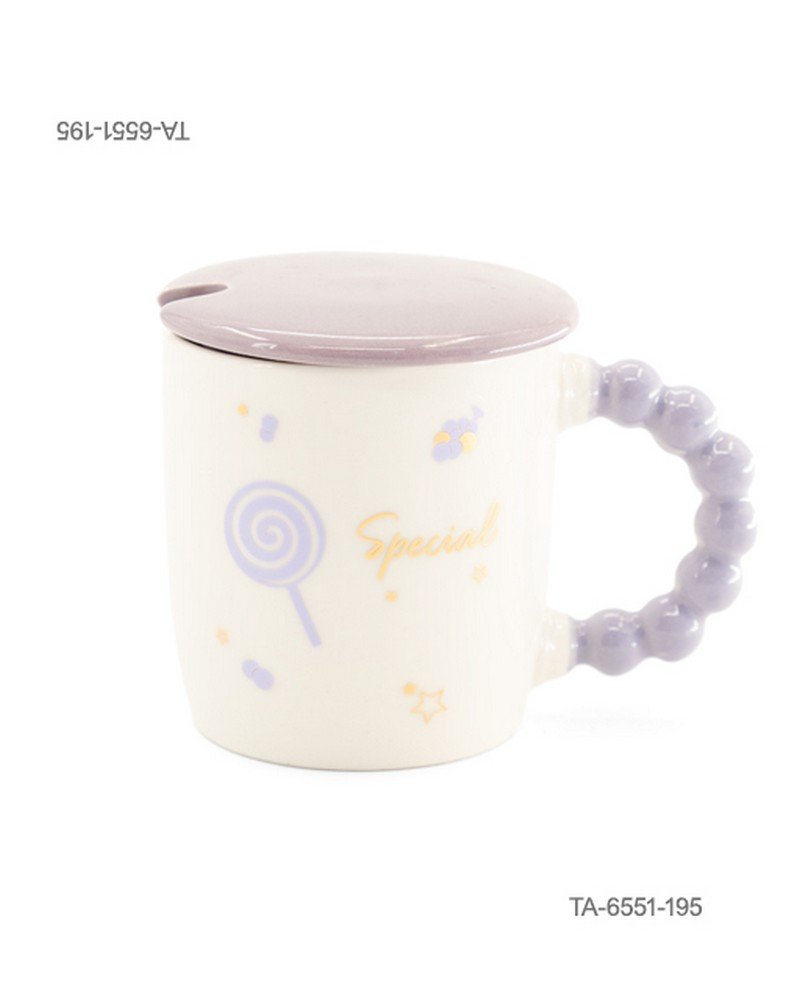 Taza o jarra de cerámica para té o café con diseño de piruletas en espiral, estrellitas y la inscripción "Special", mango lila con relieve de esferas, tapa lila a juego TA6551