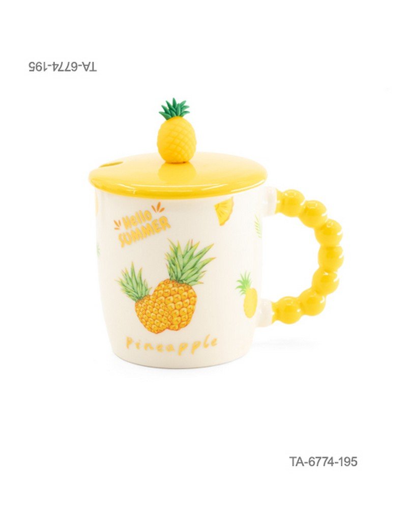 Taza o jarra de cerámica para té o café con diseño de piñas, rodajas de piña y la inscripción "Hello SUMMER" y "Pineapple", mango amarillo con relieve de esferas, tapa amarilla a juego con figura decorativa de piña TA6774