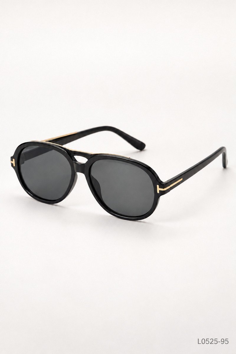 Lentes de sol estilo aviador con armazón negro brillante, detalles dorados L0525
