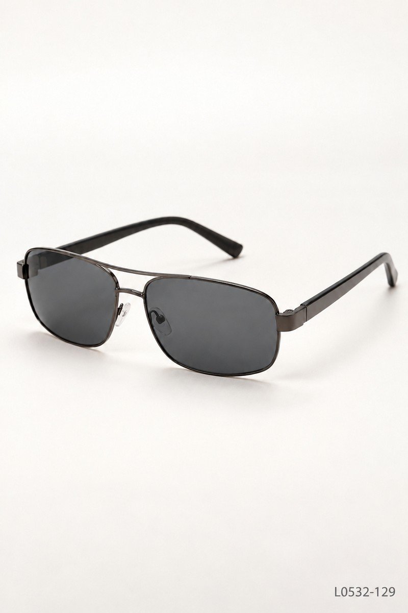 Lentes de sol con armazón metálico en tono oscuro L0532