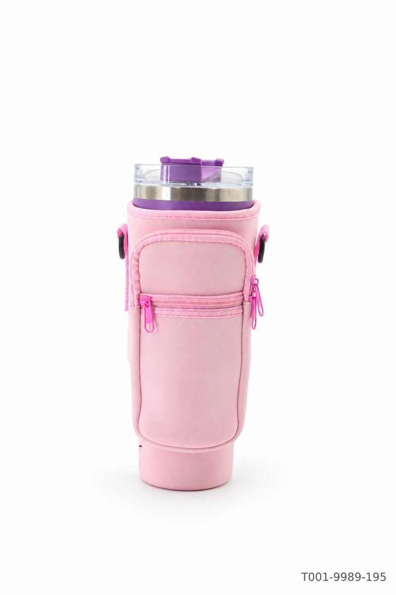 Funda para vaso Trendy 1.2 lts de neopreno en color rosa con una correa ajustable para el hombro y mosquetones de sujeción negros T001 9989