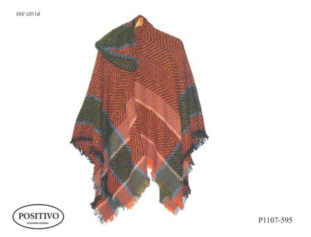 Poncho tejido con capucha p1107