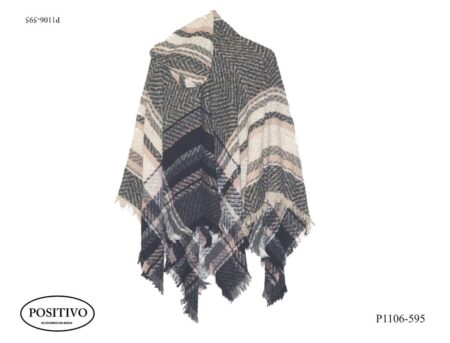 Poncho tejido con capucha p1106