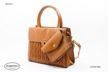Cartera con accesorio, asas y correa C2762